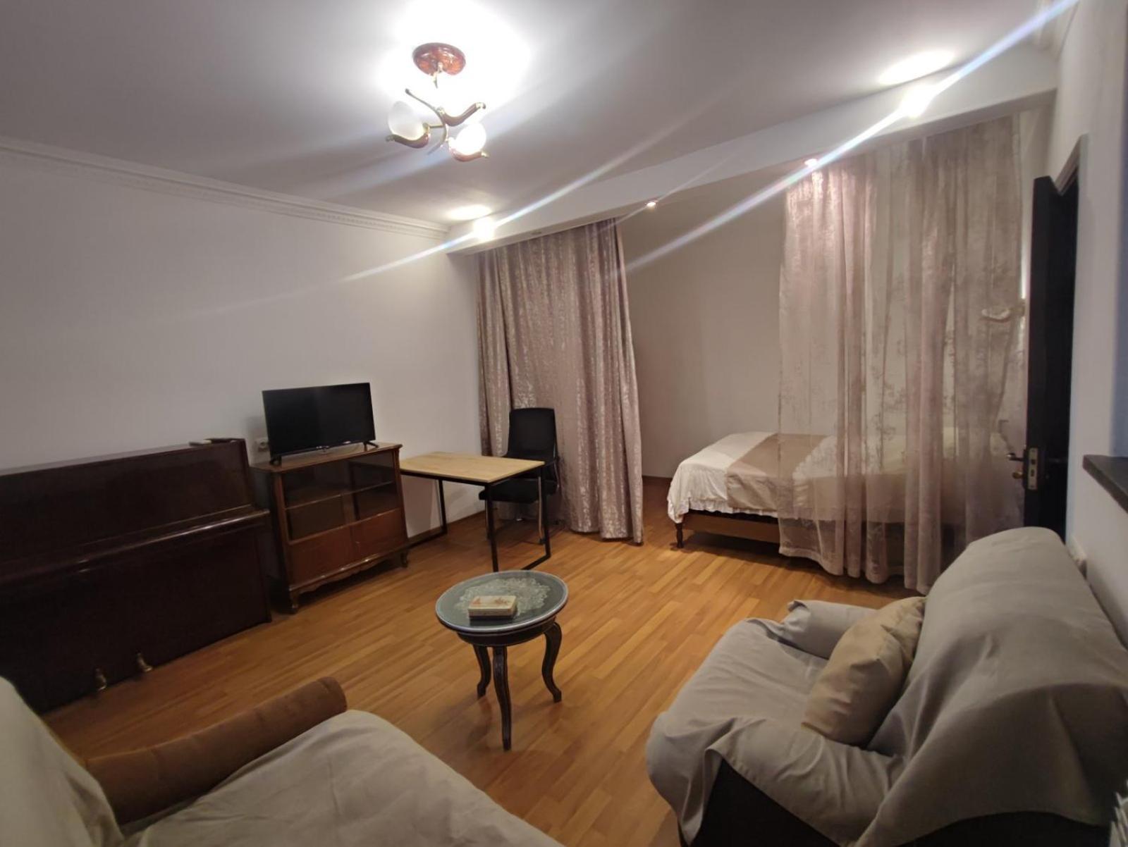 Apartments On Sayat-Nova 14 エレバン エクステリア 写真