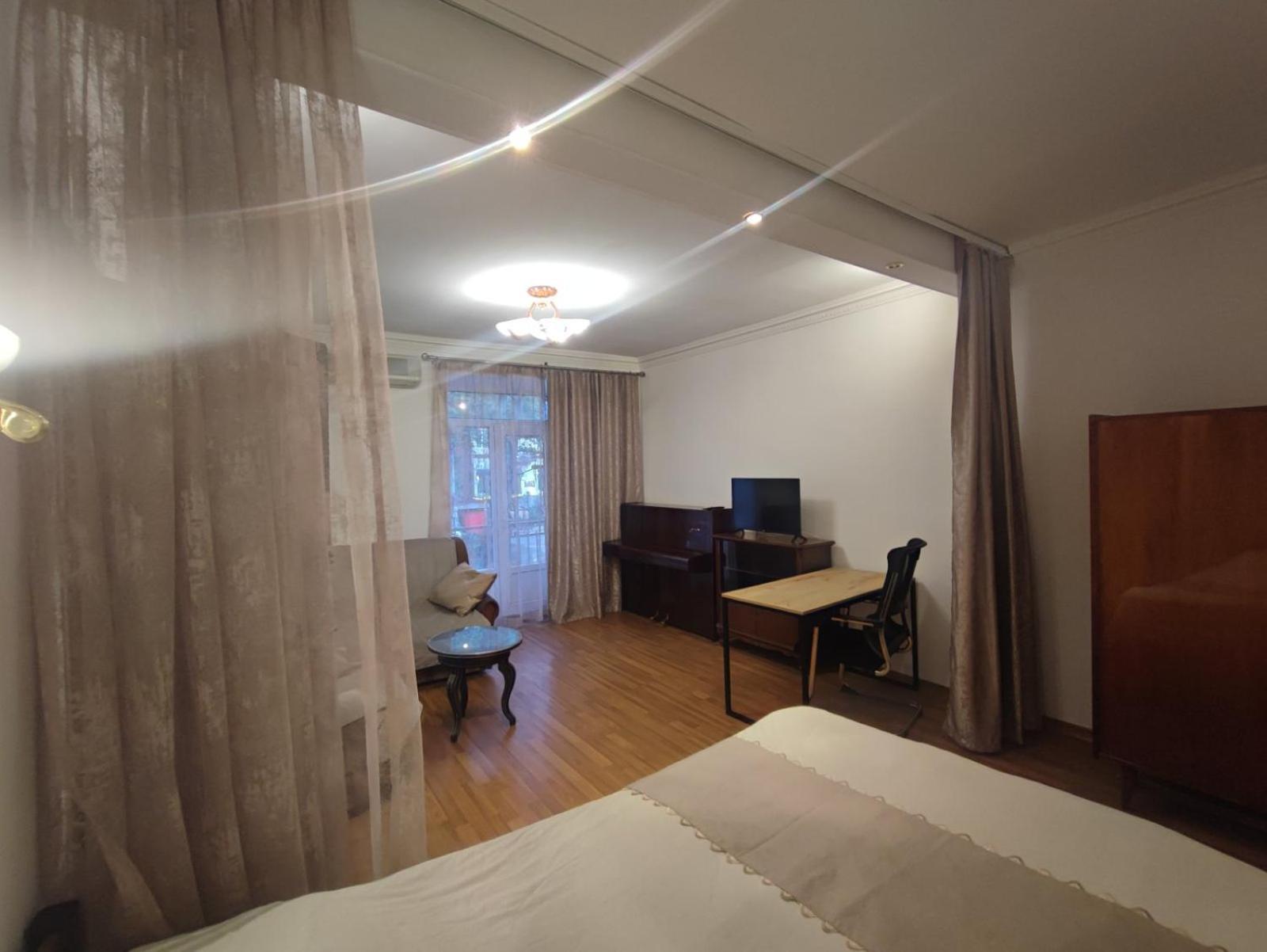 Apartments On Sayat-Nova 14 エレバン エクステリア 写真